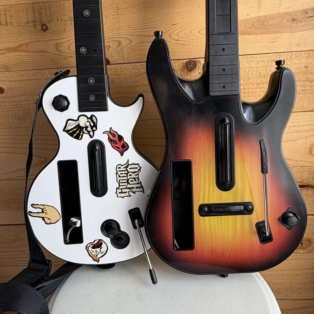 Lot Of 2 Guitar Hero Nintendo Wii UNTESTED Les Paul Sunburst White Strap Parts